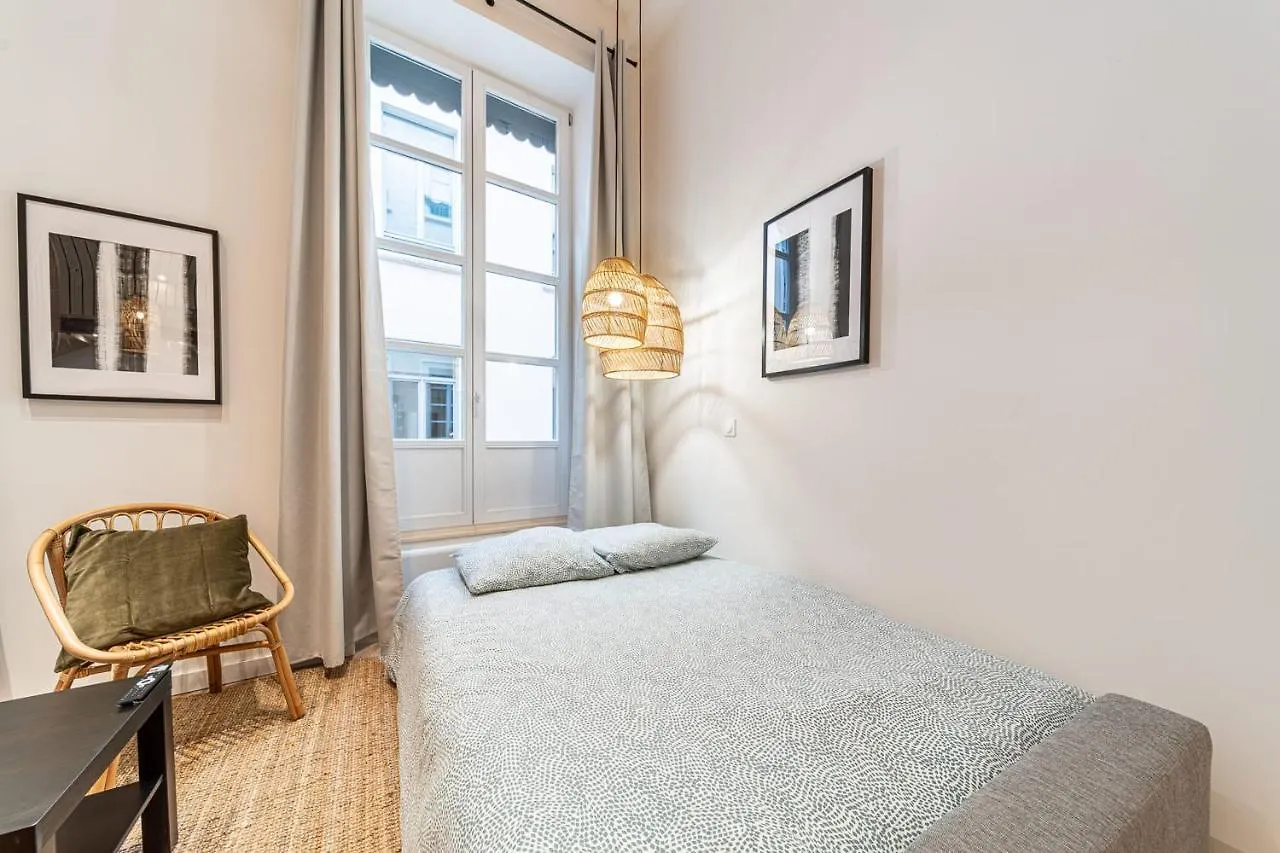 Les Suites De L'Opera - Apartment Nina For 6 People Lyon 0*,  France